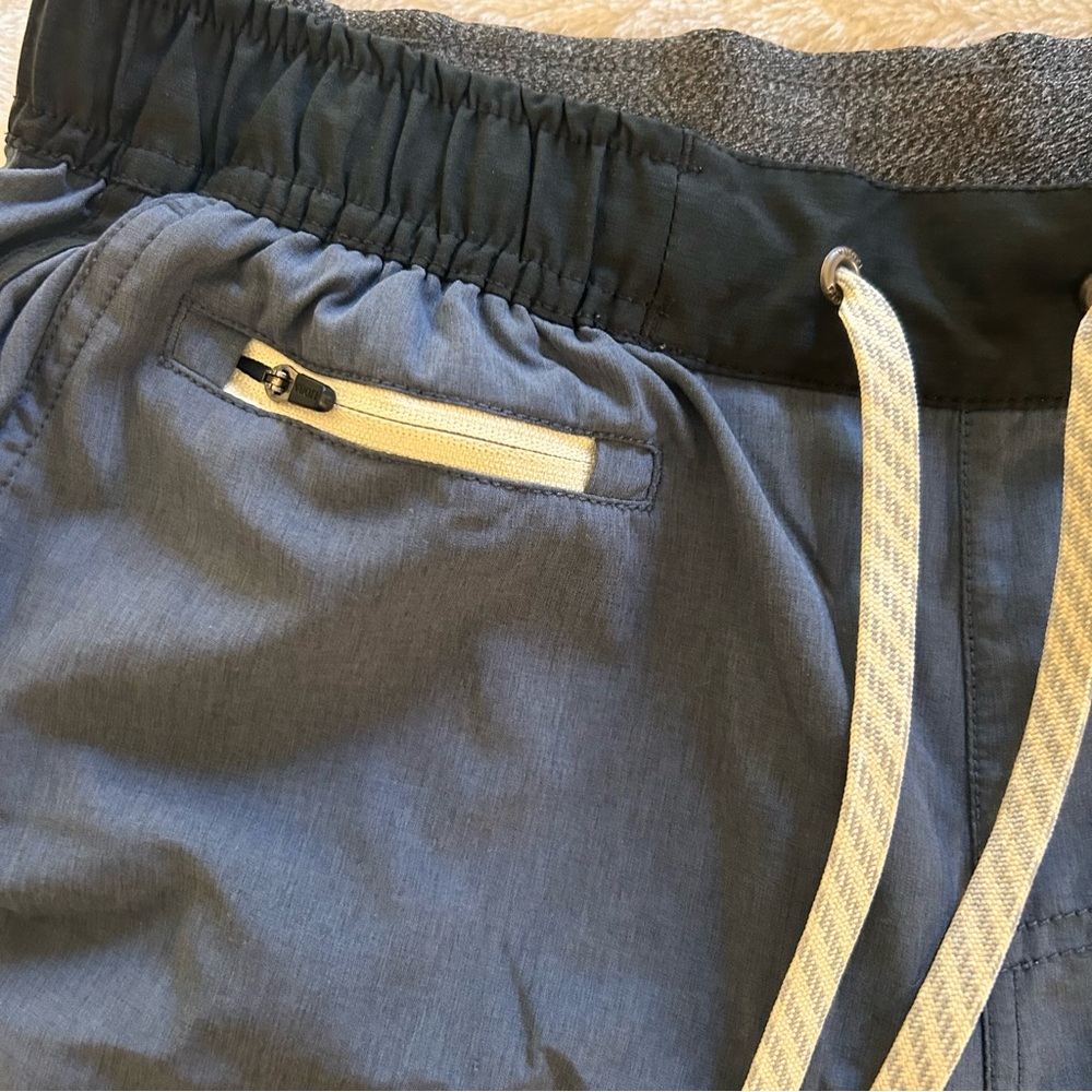 Vuori Mens Banks Short Azure Linen Texture Small - Picture 2 of 12
